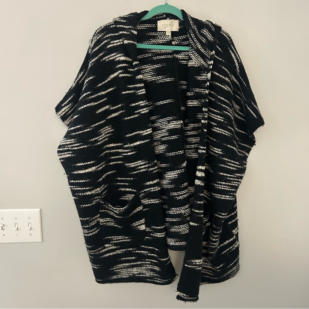 Brochu Walker Wood Short Sleeve Sweater with Hood